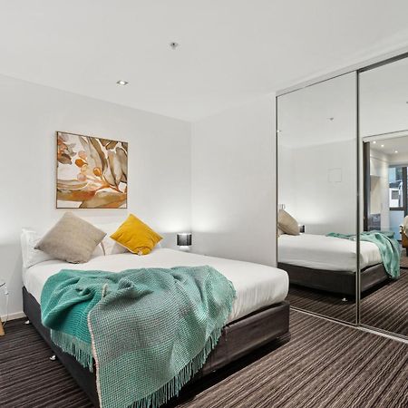 Complete Host Halo Apartments Μελβούρνη Δωμάτιο φωτογραφία